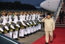 Prabowo Disambut Jajar Kehormatan Meriah di Bandara Malaysia