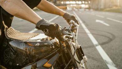 Wajib Pakai Sarung Tangan Riding? 5 Alasan Kritis Ini!