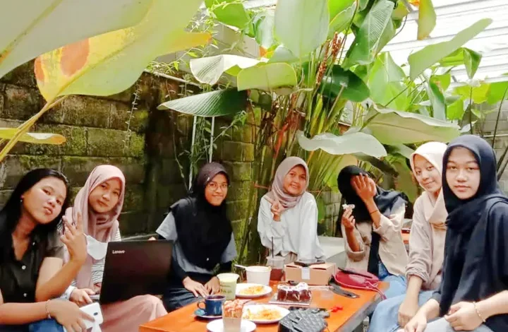 10 Kafe Unik Malang: Menu Lezat, Suasana Nyaman, Betah Berlama-lama