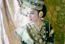 17 Pantun Minang Lucu: Tertawa Puas dengan Humor Padang