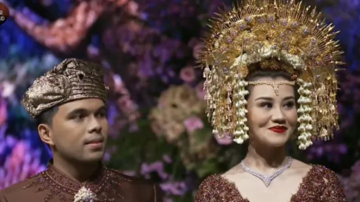 50 Pantun Minang Romantis: Taklukkan Hati Pasanganmu