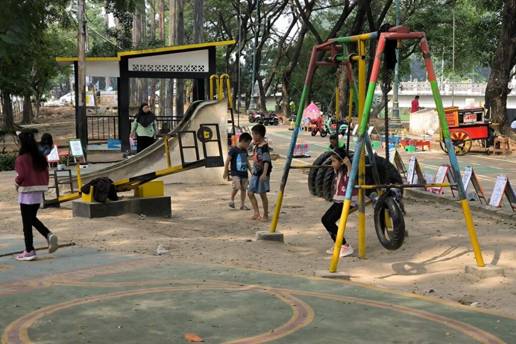 BKT Jaktim: Liburan Asyik, Tapi Sampah Jadi Masalah?