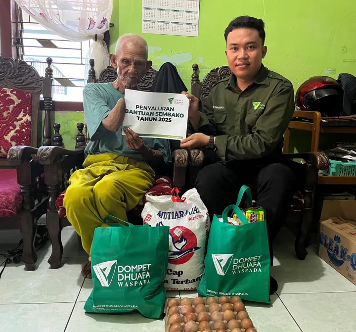 Becak Raib, Kakek Penarik Betor Dapat Bantuan Sembako