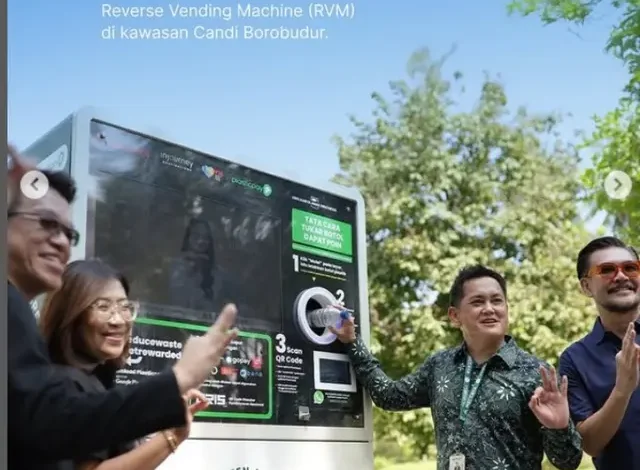Borobudur Hijau: Mesin Vending Daur Ulang Botol Plastik Inovatif