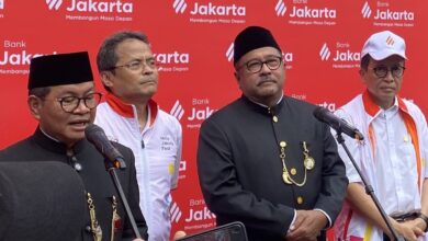 Canda Pramono: Politik Merah, Sepak Bola Biru, Kisah Uniknya?