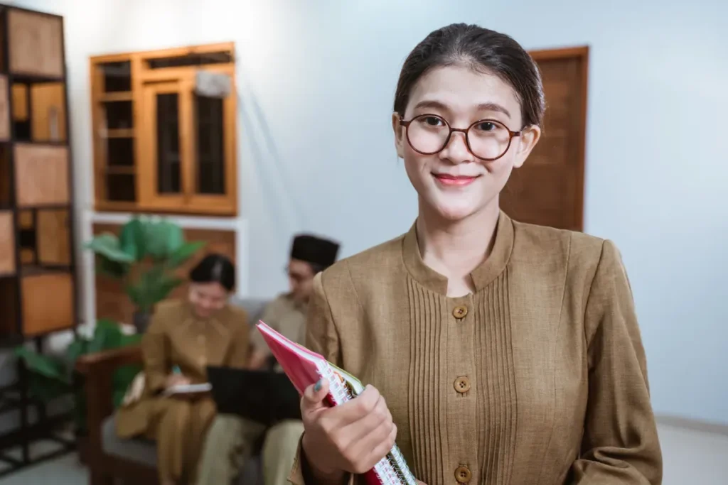 Gaji Guru PPG 2025: Rp2 Juta? Cek Rincian Gaji per Golongan!