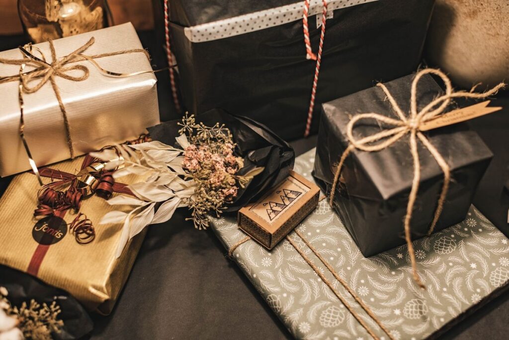 Gelang Emas Putih Elegan: 6 Ide Hadiah Pernikahan Mewah