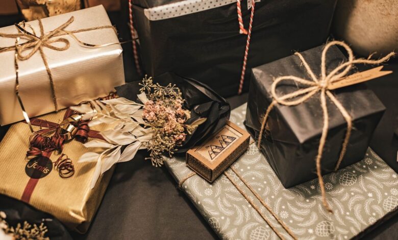 Gelang Emas Putih Elegan: 6 Ide Hadiah Pernikahan Mewah