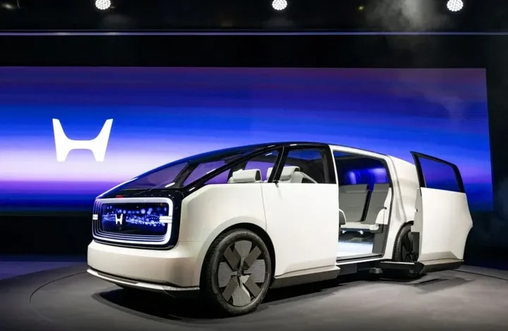 Honda Luncurkan EV Futuristik: Dua Prototipe Canggih di CES 2025