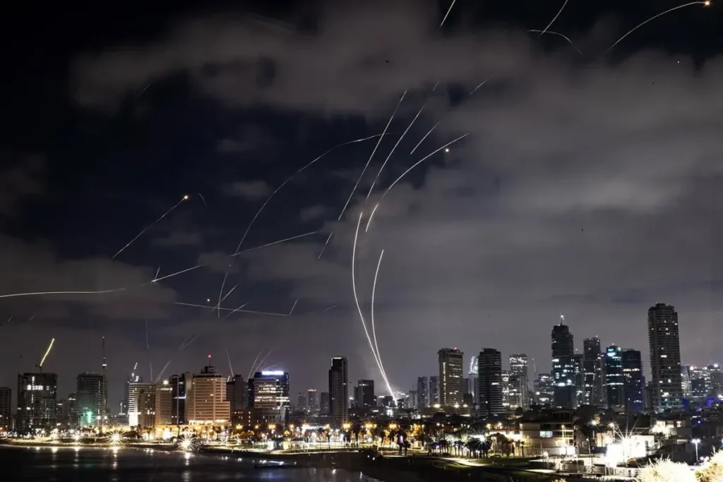 Iran vs Israel: Sejarah Persahabatan & Perseteruan Abadi