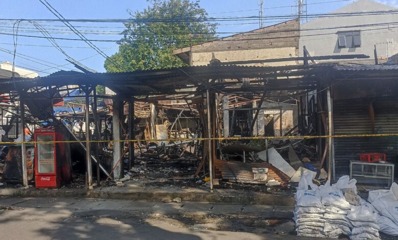 Kebakaran Pasar Ambon: Kayu Lapuk Penyebab Api Menyebar Cepat?