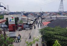 Kemacetan Parah Harapan Indah: Penutupan Jalan Bikin Warga Geram