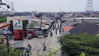 Kemacetan Parah Harapan Indah: Penutupan Jalan Bikin Warga Geram