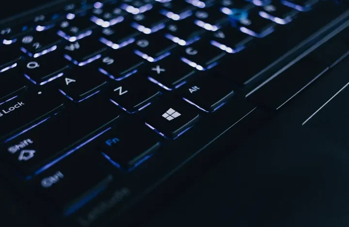 Microsoft Permudah Akses AI Editor Berita: Tombol Pintar Baru