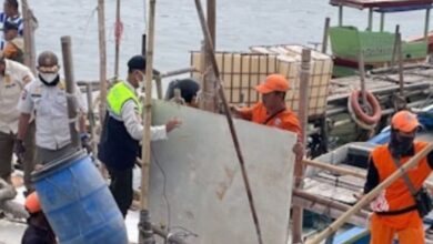 NCICD Cilincing: Bangunan Semi Permanen di Tanggul Dibongkar!