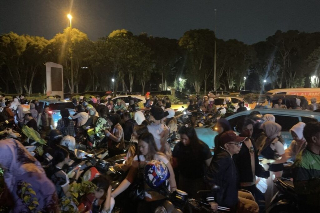 PRJ 2025 Macetkan Jalan Benyamin Sueb, Transjakarta Terdampak Parah