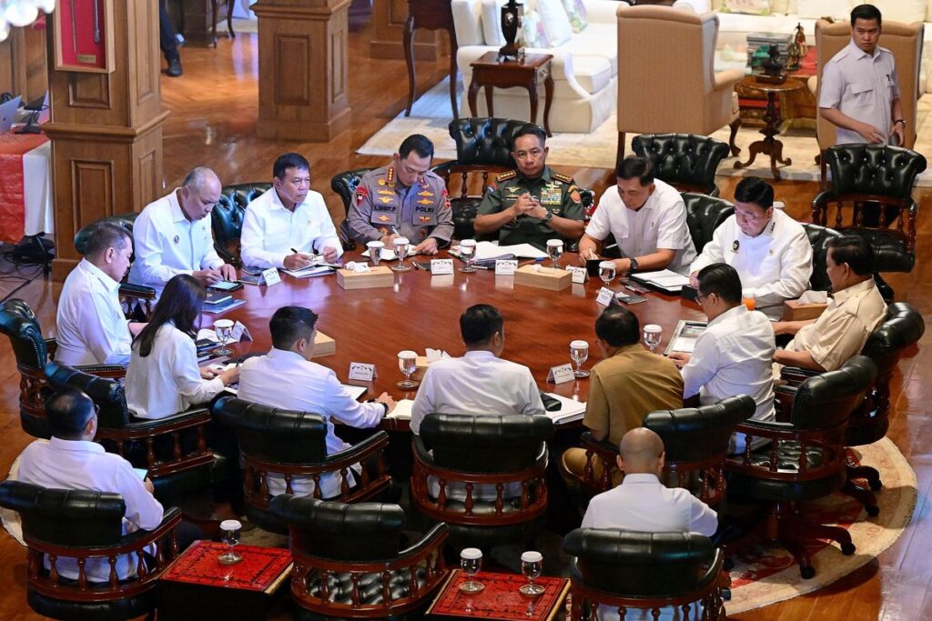 Prabowo: Koperasi Merah Putih, Solusi Rantai Pasok & Bansos