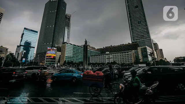 Prakiraan Cuaca Indonesia Hari Ini: Hujan Lebat & Awan Tebal?