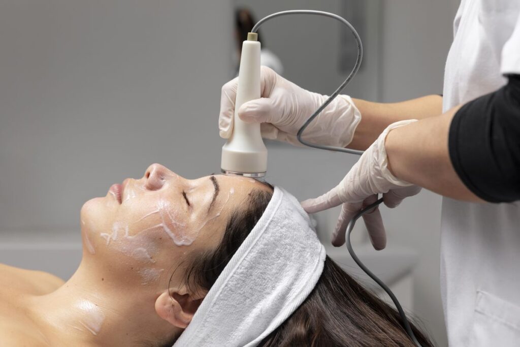 Rahasia Awet Muda: HIFU Treatment, Untuk Semua Usia?