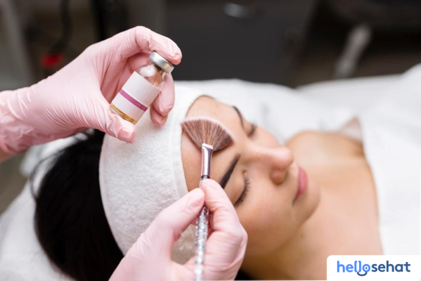 Rahasia Kulit Bebas Jerawat? Acne Peeling Jawabannya!
