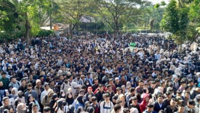Ribuan Pencari Kerja Berebut Lowongan, Job Fair Bekasi Panas
