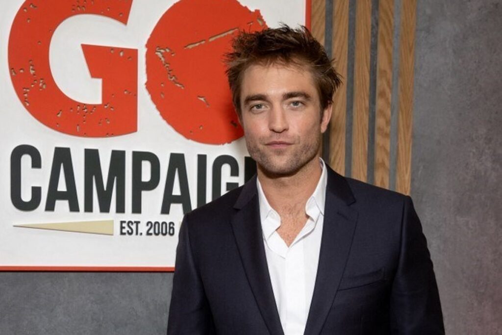 Robert Pattinson Bau Badan? Fakta Mengejutkan Dibalik Rumornya
