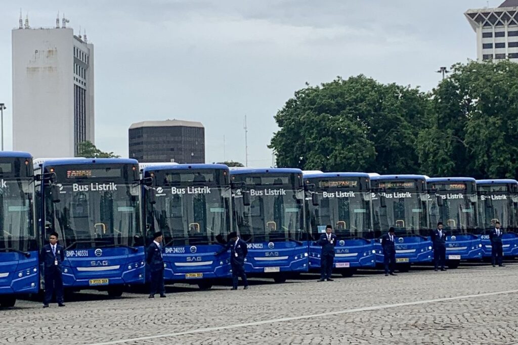 Transjakarta Luncurkan Bus Listrik: Enam Rute Baru Siap Digunakan