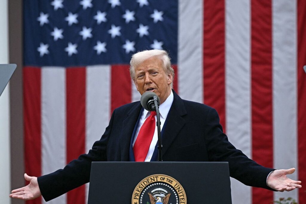 Trump Telepon Newsom? Klaim Langkahi Gubernur Saat Kerusuhan LA