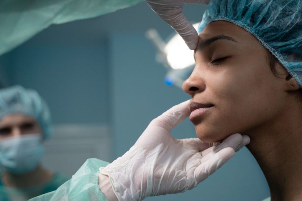 Usia Ideal Operasi Plastik? Dokter Ungkap Fakta Mengejutkan