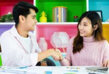 Zodiakmu Mudah Cinlok di Kantor? Cek 5 Zodiak Ini!