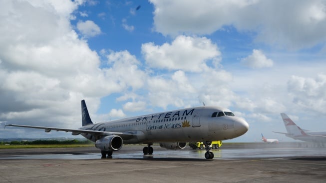 Insiden Boeing-Airbus Hanoi: Ratusan Penumpang Vietnam Airlines Panik