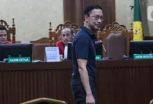 Mantan Menteri Tom Lembong Dituntut 7 Tahun: Kasus Impor Gula