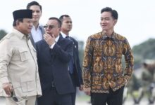 Rahasia Prabowo-Dasco: Bisikan 2 Menit Sebelum Terbang